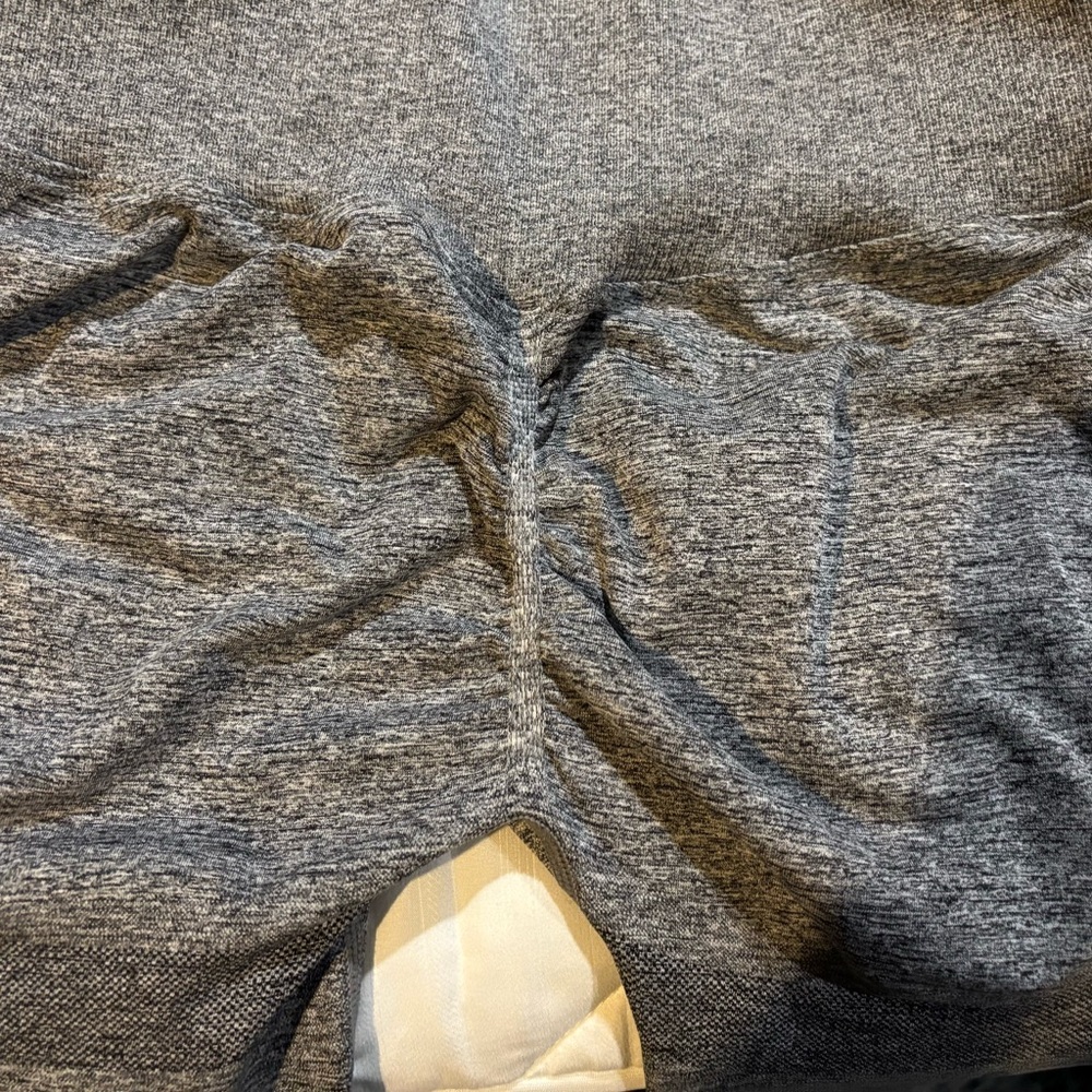 Bootyful Gray Seamless Leggings, NWT